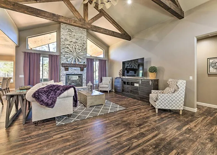 Hot Tub & Ponderosa Views! Luxe In Lakeside Holiday home *