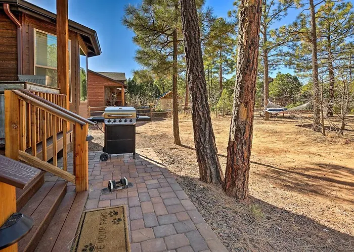 Hot Tub & Ponderosa Views! Luxe In Lakeside Holiday home Pinetop-Lakeside