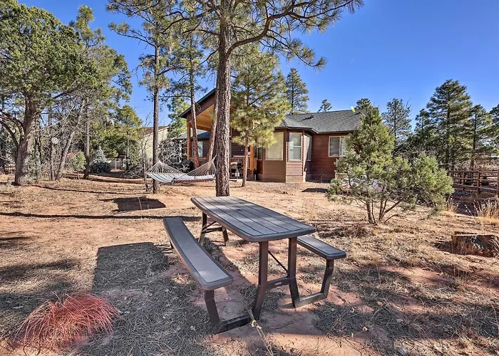 Hot Tub & Ponderosa Views! Luxe In Lakeside *